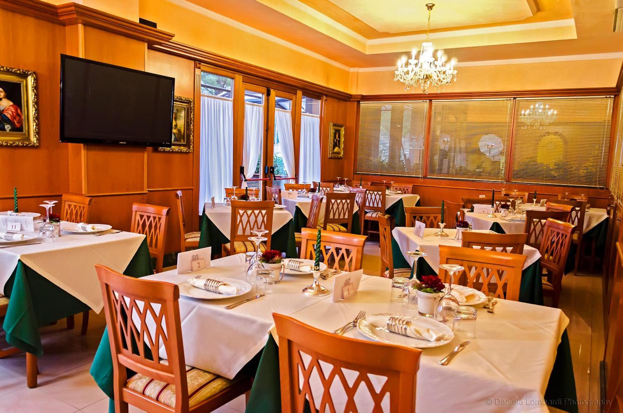 Hotel Sorriso Lucera Bagian luar foto